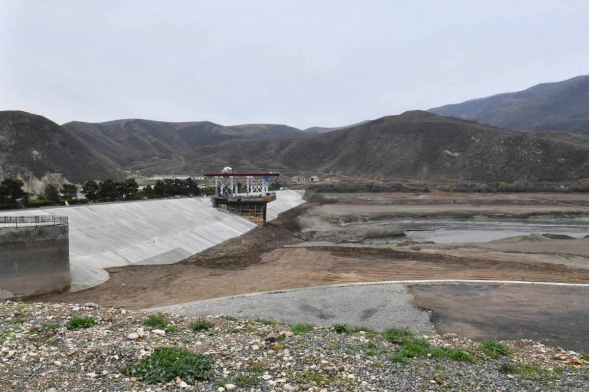 Dövlət başçısı Suqovuşanda turizm infrastruktur obyektlərinin tikintisi ilə tanış olub - FOTO